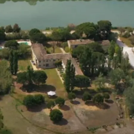 En Camargue Proche De La Climatise